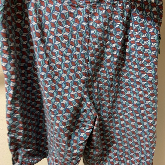 Patterned swim trunks. - Picture 6 of 8